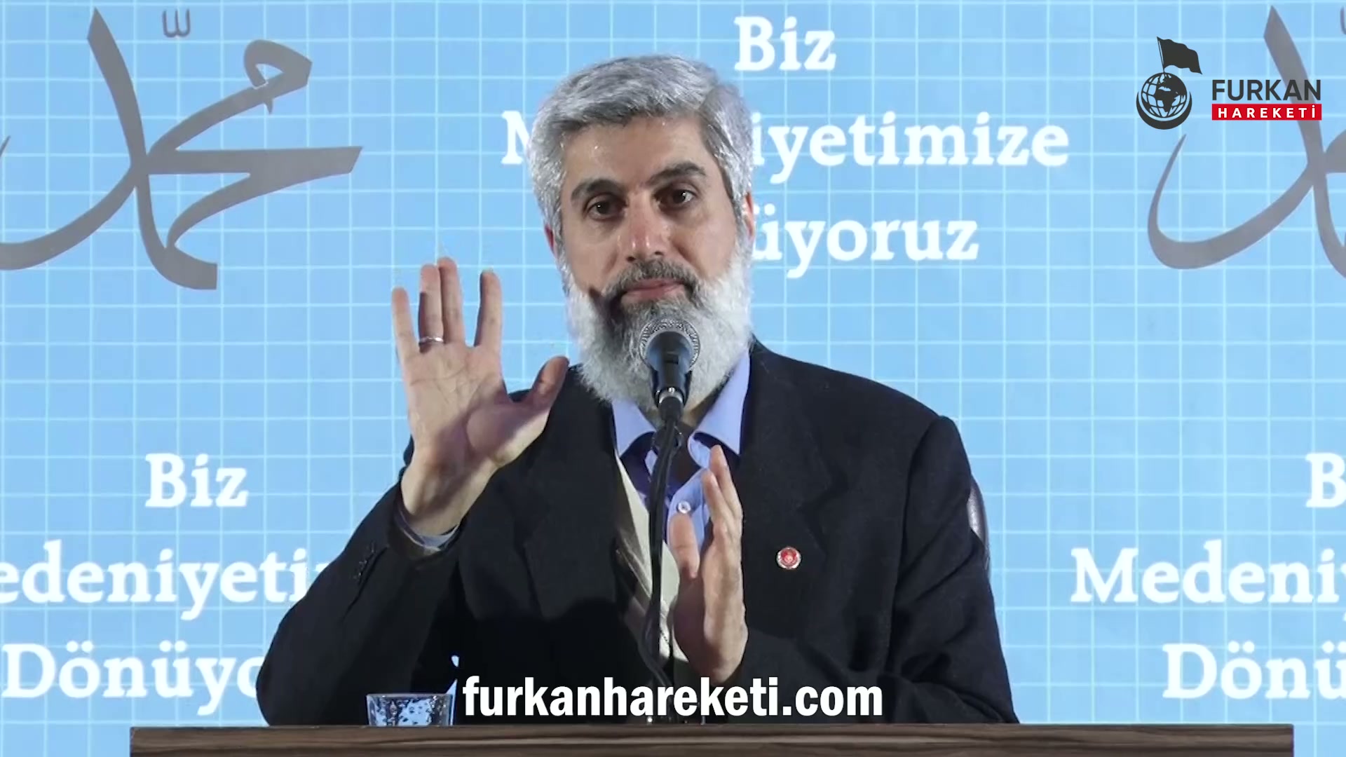 Bazı yerlerde konferanslarınız tamamen engellenirken bazı yerlerde kısmi engellemelerle karşı karşıya kalıyorsunuz bunu nasıl değerlendiriyorsunuz? Bildiğiniz üzere Elazığ'da hem para cezası kesildi hem de gözaltı yapıldı ama şu an konferans yapıyorsunuz?
