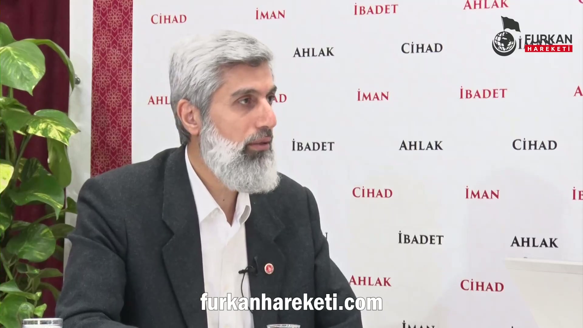 Bugün cuma günüydü cuma namazını da camide kılamamış olduk. Vakit namazları da aynı şekilde camide kılınmıyor. Twitter hesabınızdan da açıklama yapıldı ama siz bir şey söylemek ister misiniz bu konuyla ilgili ne söylemek istersiniz?