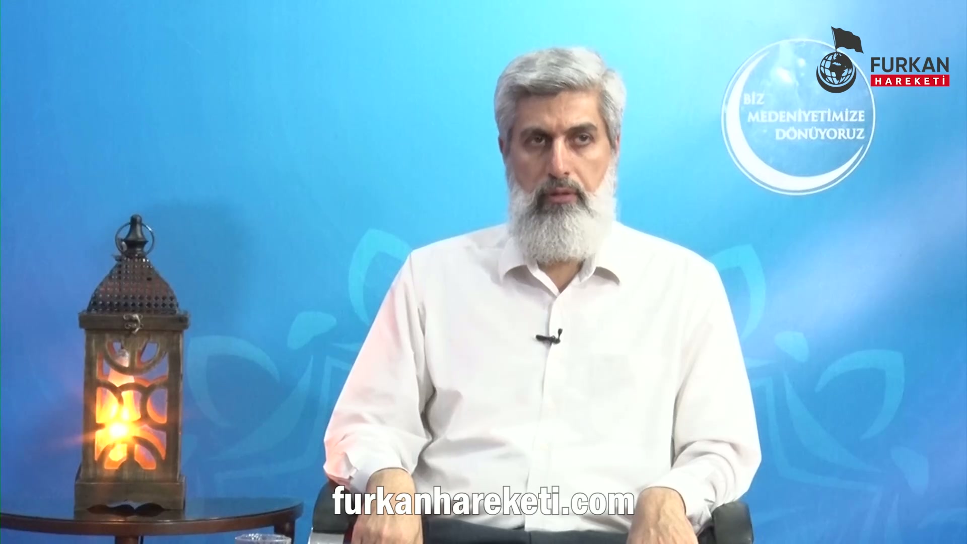 "Kültür ve Turizm Bakanı Mehmet Nuri Ersoy'un kısıtlamalar hiçbir zaman Türkiye ziyaret eden turistleri kapsamıyor onlar istedikleri gibi pasaportları ile sokaklarda dolaşabiliyor otellerinden çıkabiliyorlar artık bir bakıma turist olma avantajlı oluyor Türkiye'de açıklamasında nasıl değerlendiriyorsunuz?