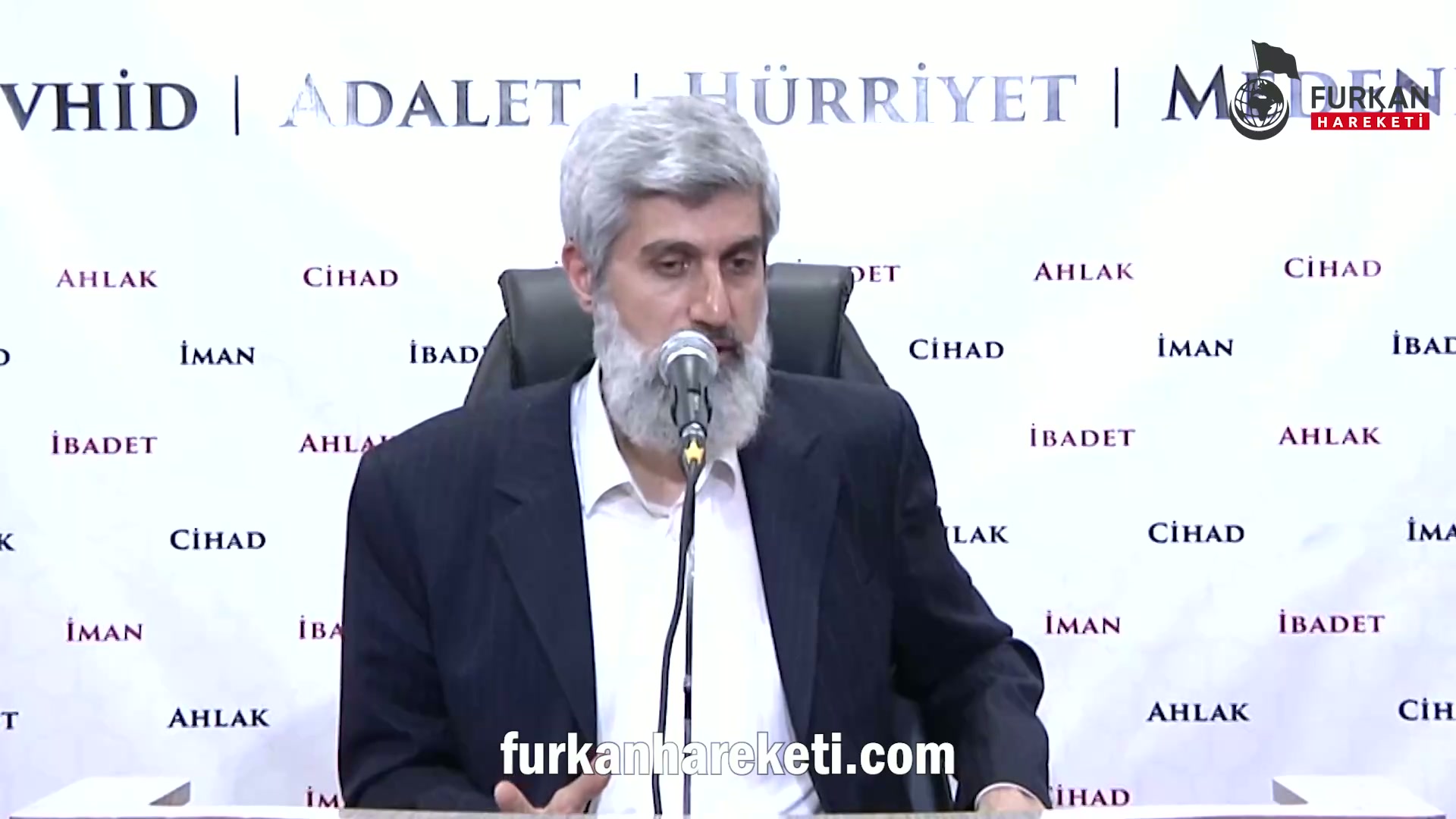 Yaklaşık 3 yıl önce dinen boşandım. Ancak karşı taraf istemediği için mahkeme hala devam ediyor. Birikmiş nafaka borcum var. Çalıştığım işyerinin verdiği banka promosyonu ile boşandığım kadına nafaka borcumu ödeyebilir miyim?