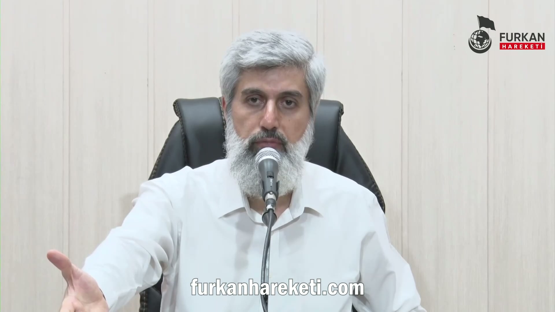 Ailesiyle yemek yediği sırada kimlik soran polislere: "Yasal dayanağınız nedir? diyen Hatay Baro Başkanı Ekrem Dönmez'e polis memurunun: Biz devletiz, kanunsuz iş yapmayız demesini ve kimlik göstermeyince gözaltına alınmasını nasıl değerlendiriyorsunuz?