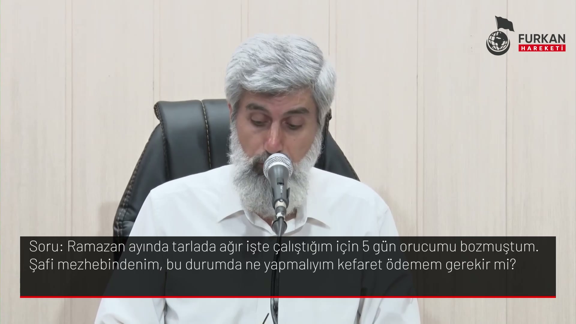 Ramazan ayında tarlada ağır işte çalıştığım için 5 gün orucumu bozmuştum. Şafi mezhebindenim, bu durumda ne yapmalıyım kefaret ödemem gerekir mi?