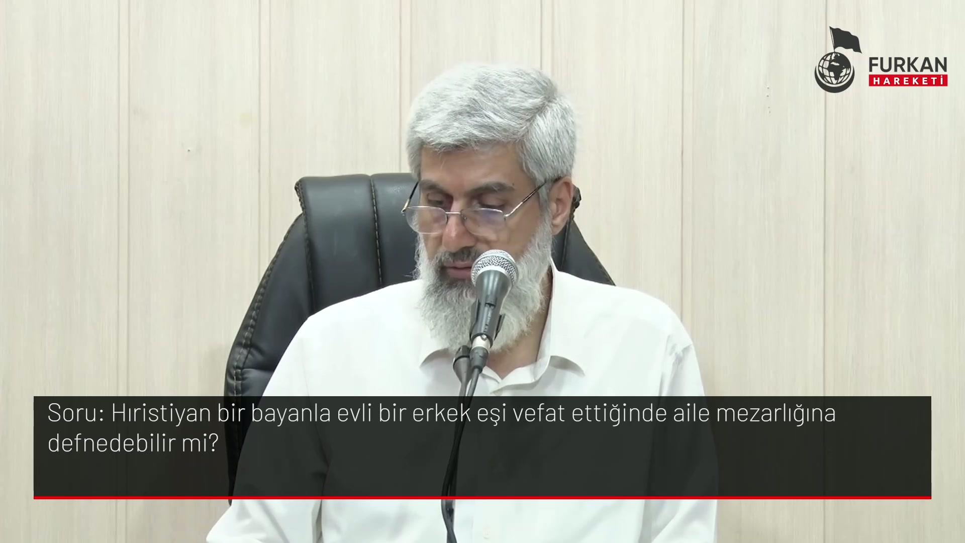 Hıristiyan bir bayanla evli bir erkek eşi vefat ettiğinde aile mezarlığına defnedebilir mi?