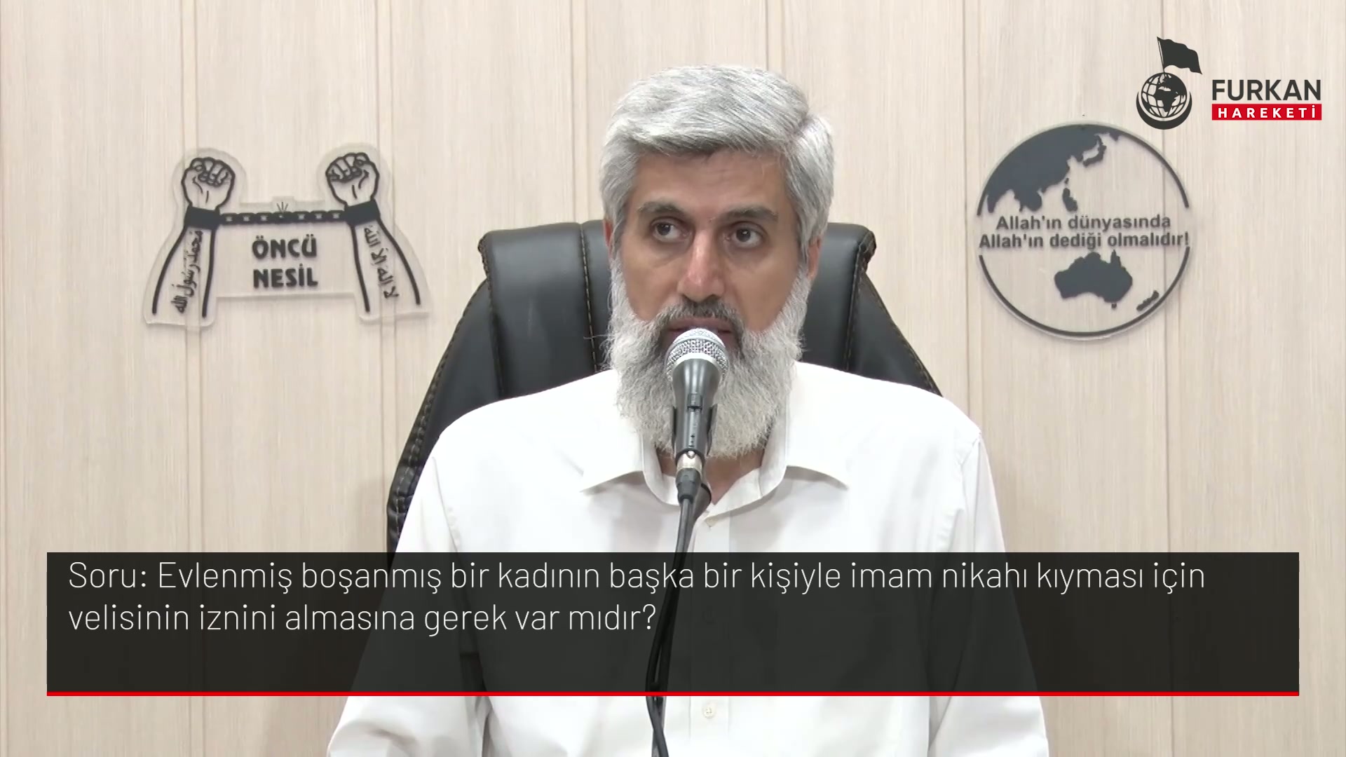 Evlenmiş boşanmış bir kadının başka bir kişiyle imam nikahı kıyması için velisinin iznini almasına gerek var mıdır?