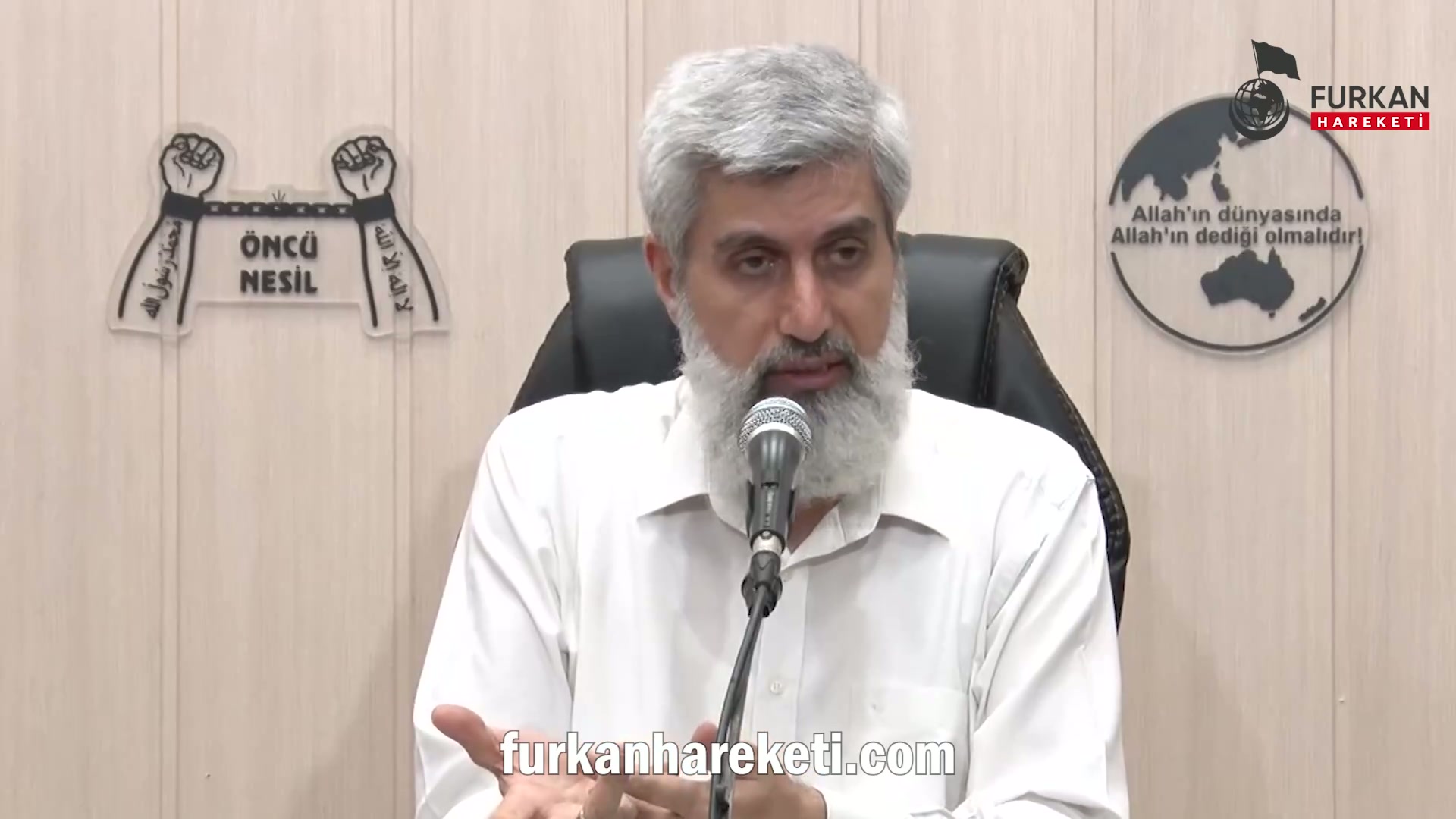 Ahmet Faruk Ünsal, bir Asliye Hukuk Mahkemesi hakiminin gerekçeli karar yazmak için katibi yetkilendirdiği belgeyi paylaştı. Birçok hukuksuzluğa maruz kalmış, hakkında birçok mahkeme açılmış bir kimse olarak sizce bu durum neyi göstermektedir?
