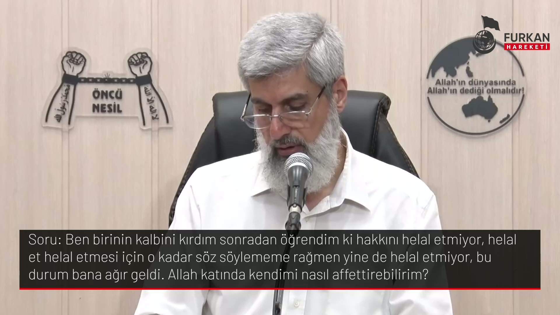 Ben birinin kalbini kırdım sonradan öğrendim ki hakkını helal etmiyor, helal et helal etmesi için o kadar söz söylememe rağmen yine de helal etmiyor, bu durum bana ağır geldi. Allah katında kendimi nasıl affettirebilirim?