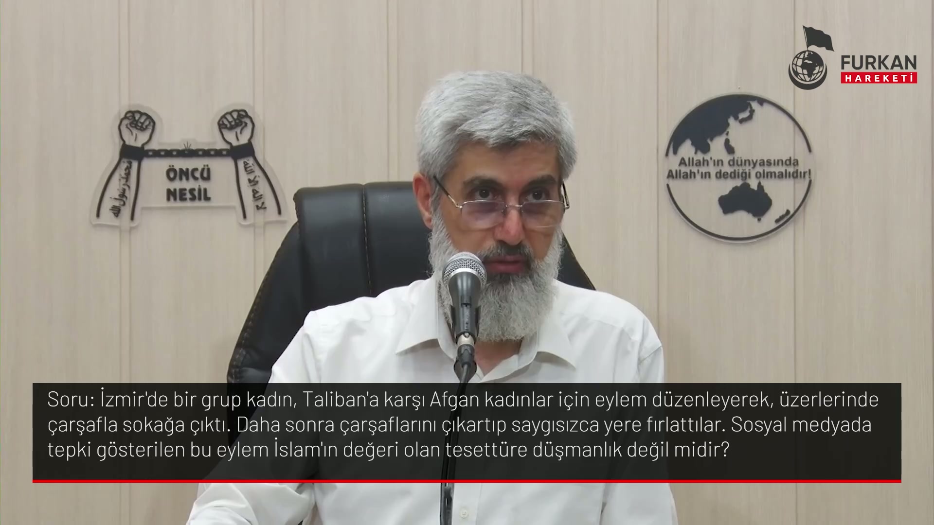 İzmir'de bir grup kadın, Taliban'a karşı Afgan kadınlar için eylem düzenleyerek, üzerlerinde çarşafla sokağa çıktı. Daha sonra çarşaflarını çıkartıp saygısızca yere fırlattılar. Sosyal medyada tepki gösterilen bu eylem İslam'ın değeri olan tesettüre düşmanlık değil midir?