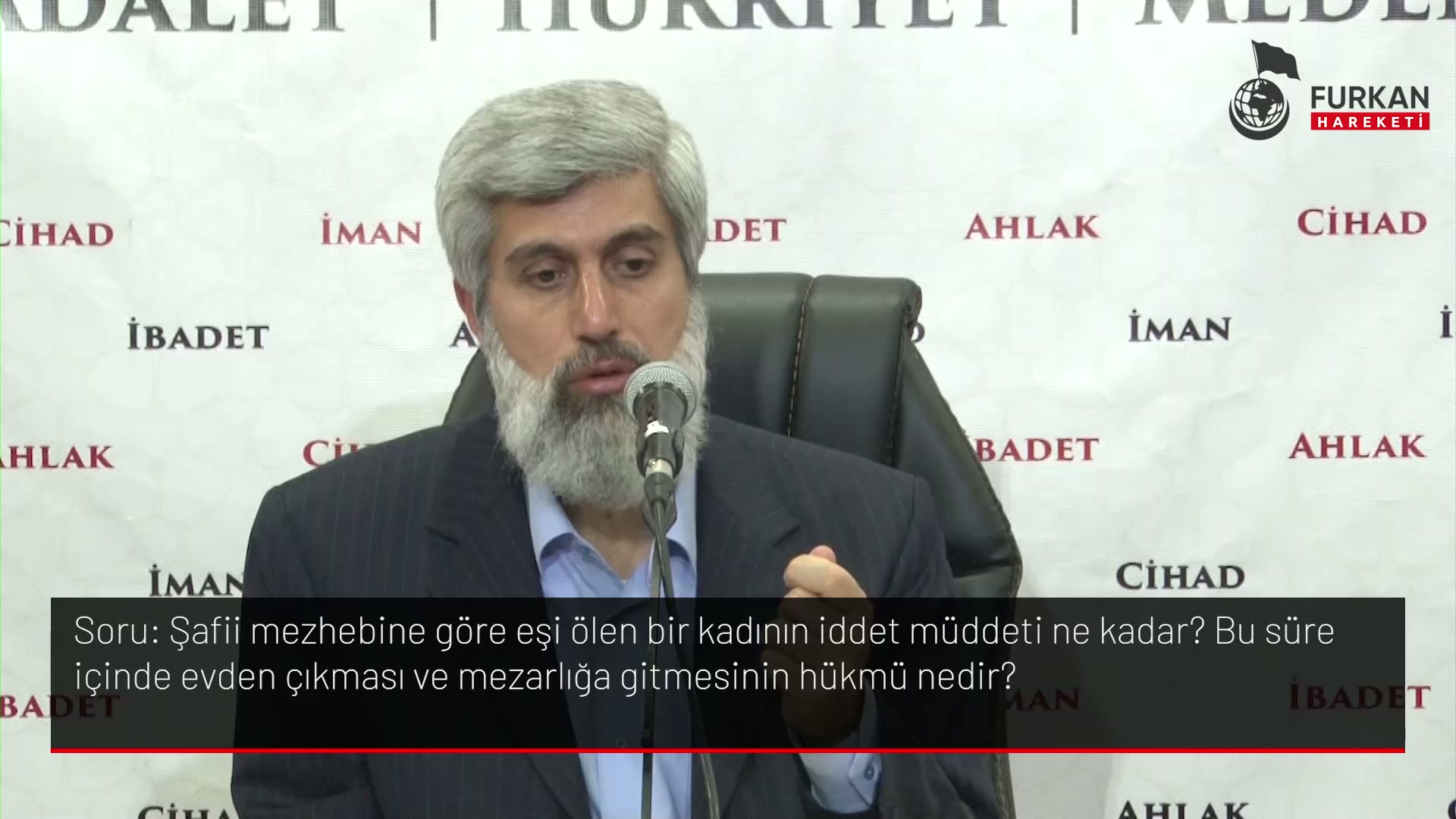 Şafii mezhebine göre eşi ölen bir kadının iddet müddeti ne kadar? Bu süre içinde evden çıkması ve mezarlığa gitmesinin hükmü nedir?
